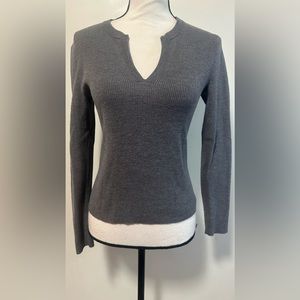Banana Republic gray wool long sleeve v neck women Sz M